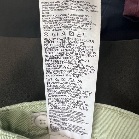 Levi's Stretch Girlfriend Shorts, Mint Green, Size 10 Reg - Picture 13 of 15